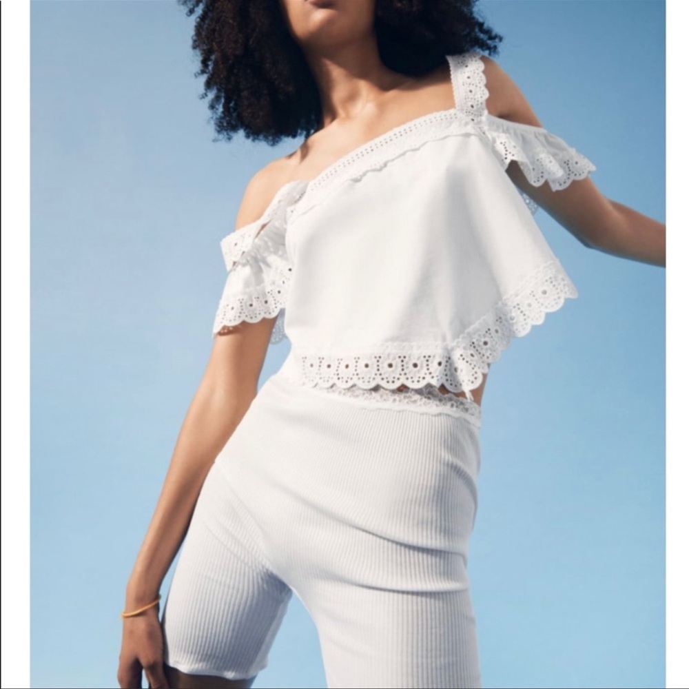 ZARA CONTRAST WHITE CROP TOP